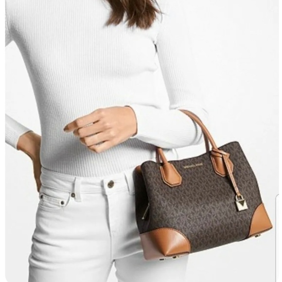 Michael Kors Mercer Gallery Medium Center Zip Tote - Picture 5 of 12